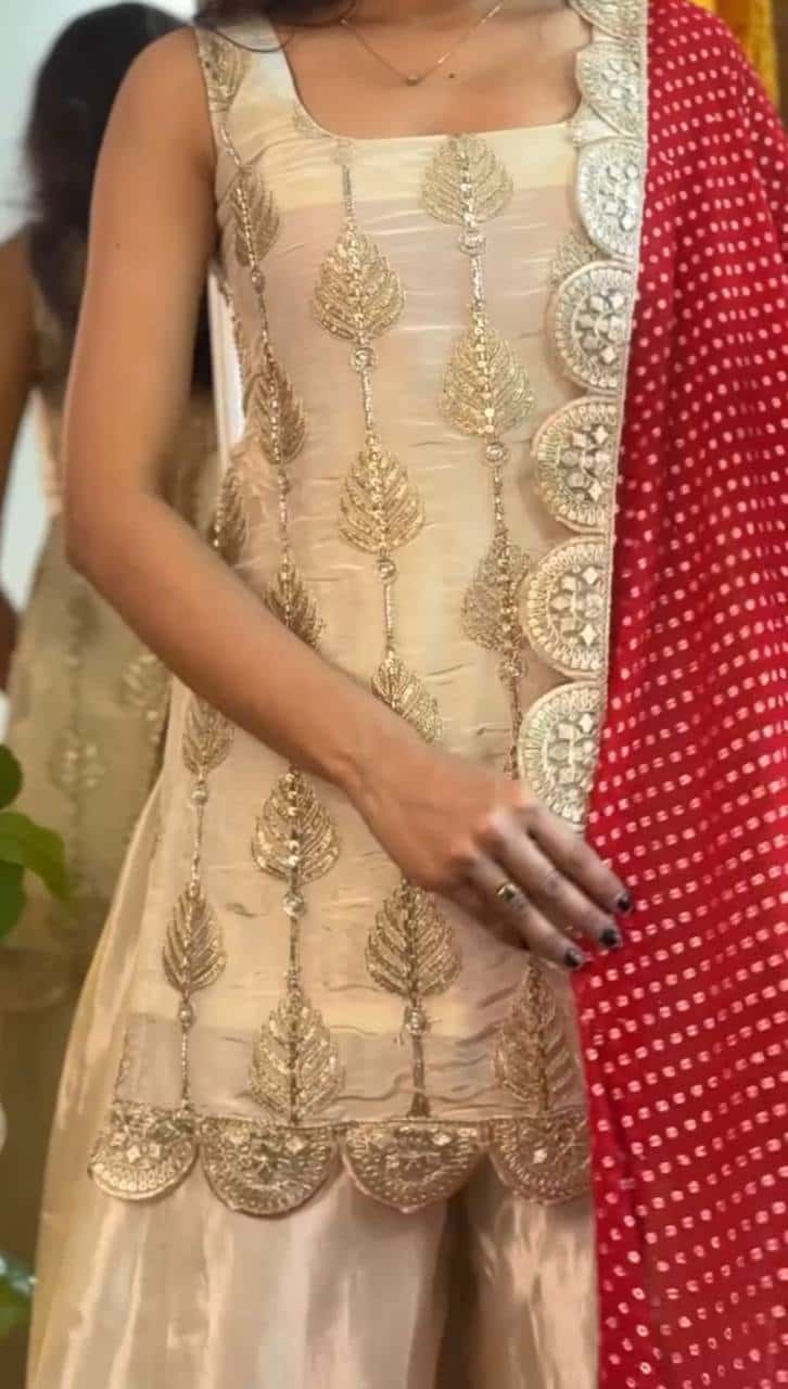 wedding wear traditional outfit for women