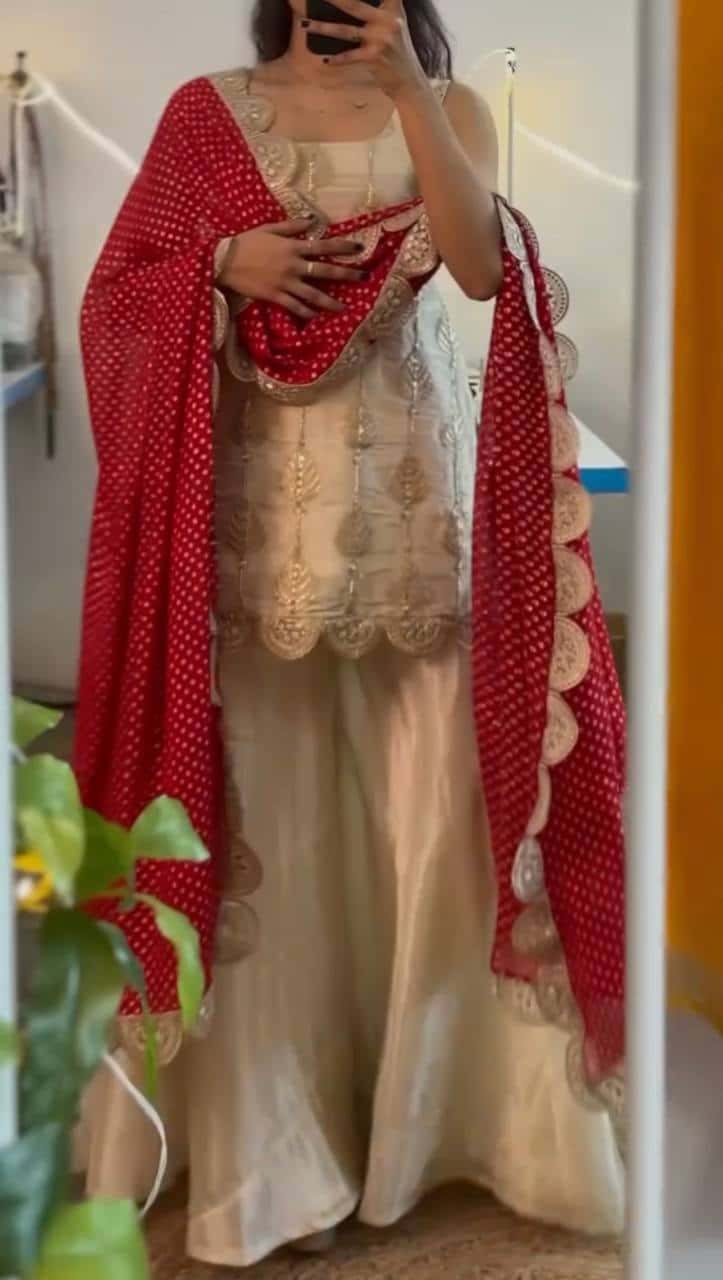 wedding wear traditional outfit for women