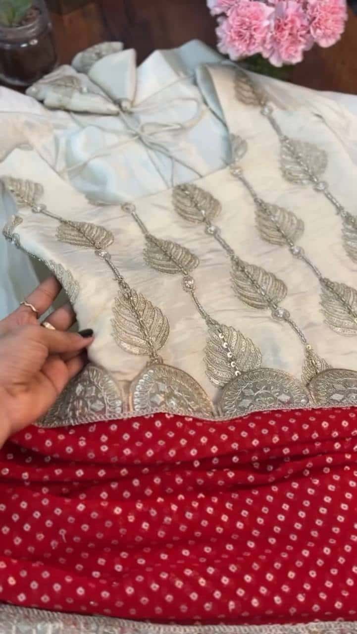 wedding wear traditional outfit for women