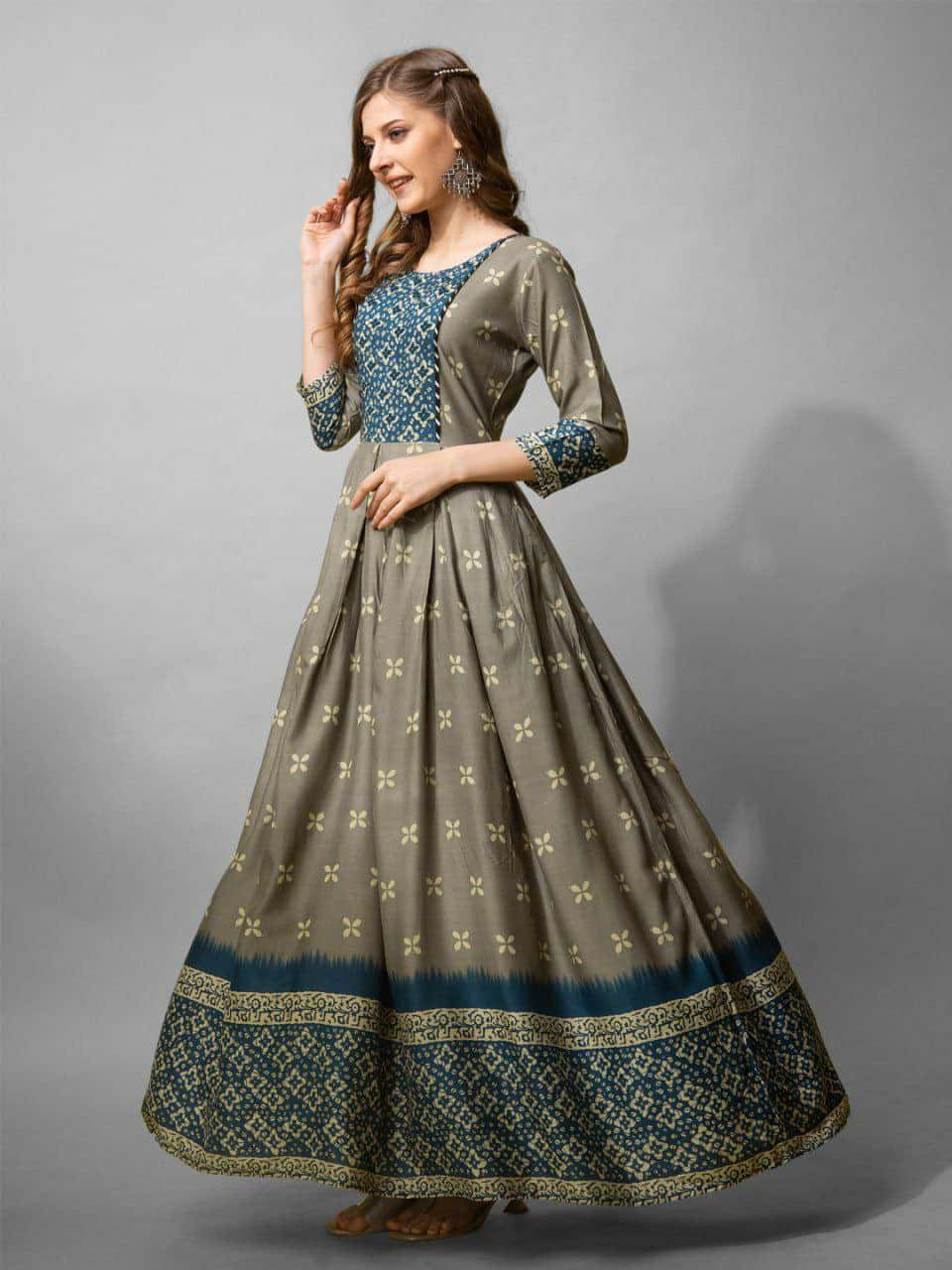 "Gray Cotton Blend Print - Women's 52-inch Length"