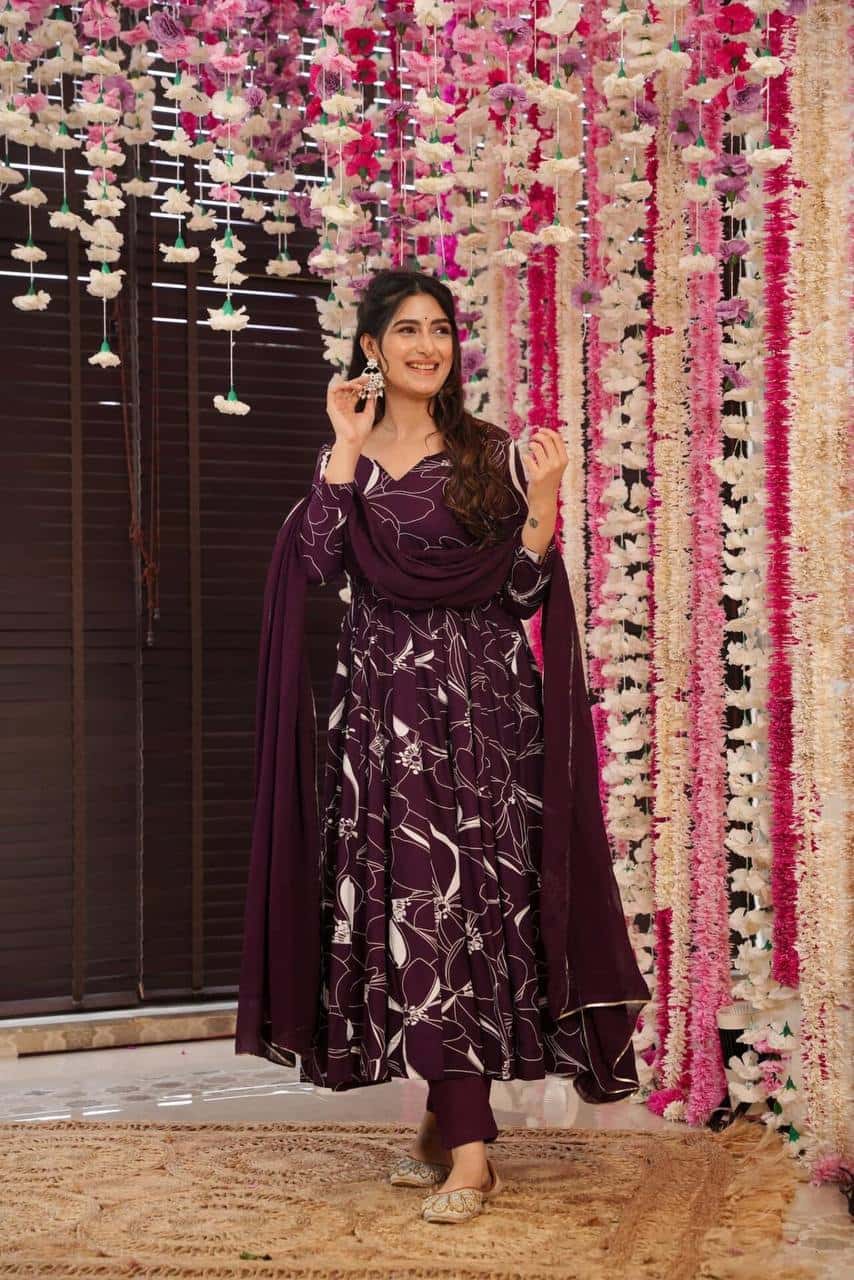 Beautiful Soft cotton fabric kurta sets with georgette dupatta for women