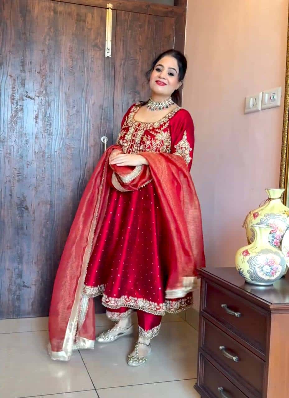 "Elegant Heavy Pur Chinon Silk Anarkali Gown with Embroidery, Plazzo, and Digital Print Dupatta Set"