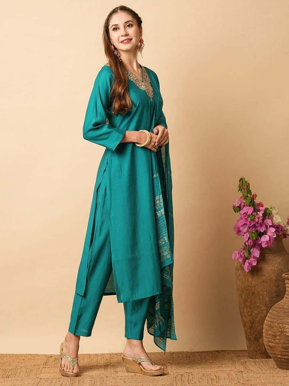 "Charming Viscose Chanderi Kurti Set with Sequence Embroidery & Jacquard Silk Dupatta"