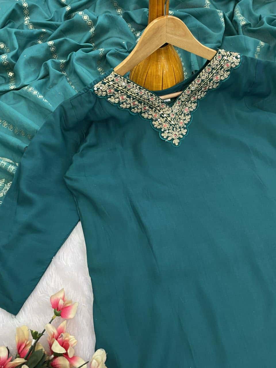 "Charming Viscose Chanderi Kurti Set with Sequence Embroidery & Jacquard Silk Dupatta"