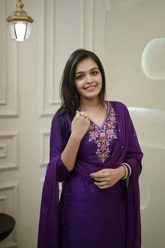 "Elegant Vichitra Silk Embroidered Kurti Set with Viscose Chanderi Dupatta"