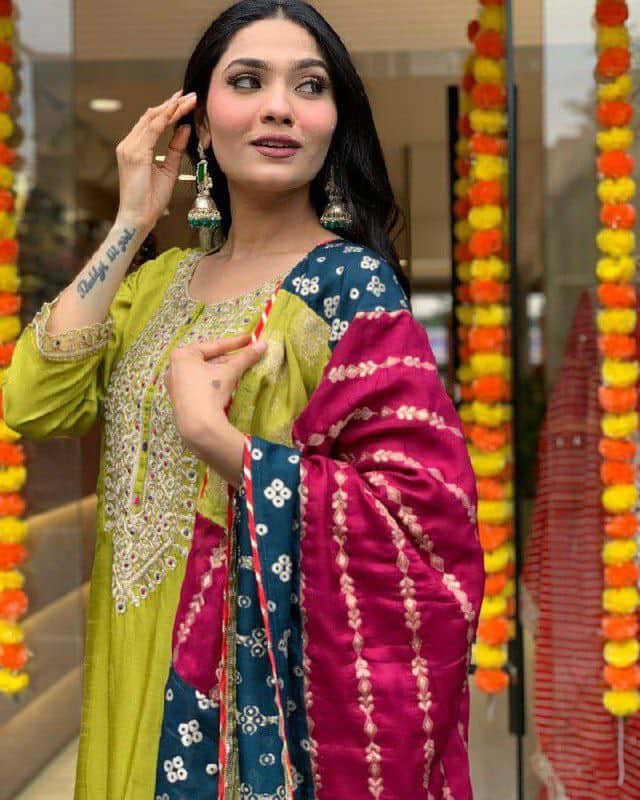 "Elegant Viscose Chanderi Embroidered Kurti Set with Jaquard Dupatta"