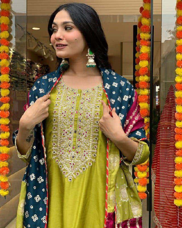"Elegant Viscose Chanderi Embroidered Kurti Set with Jaquard Dupatta"