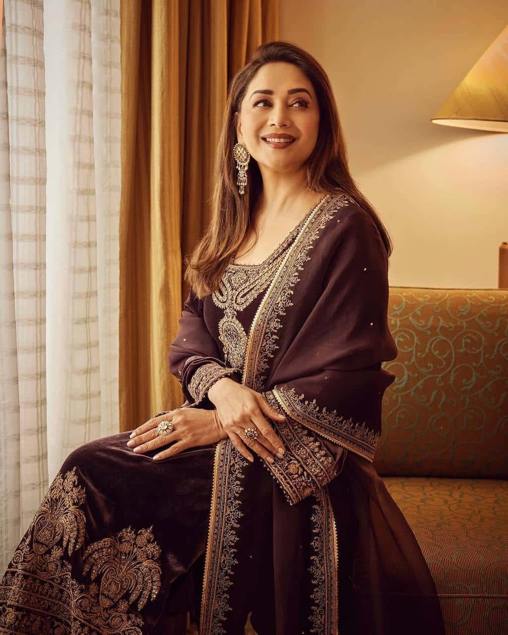 Heavy Chinon Silk Embroidered Set with Full Sleeves, Lace Border Dupatta, and Micro Cotton Inner