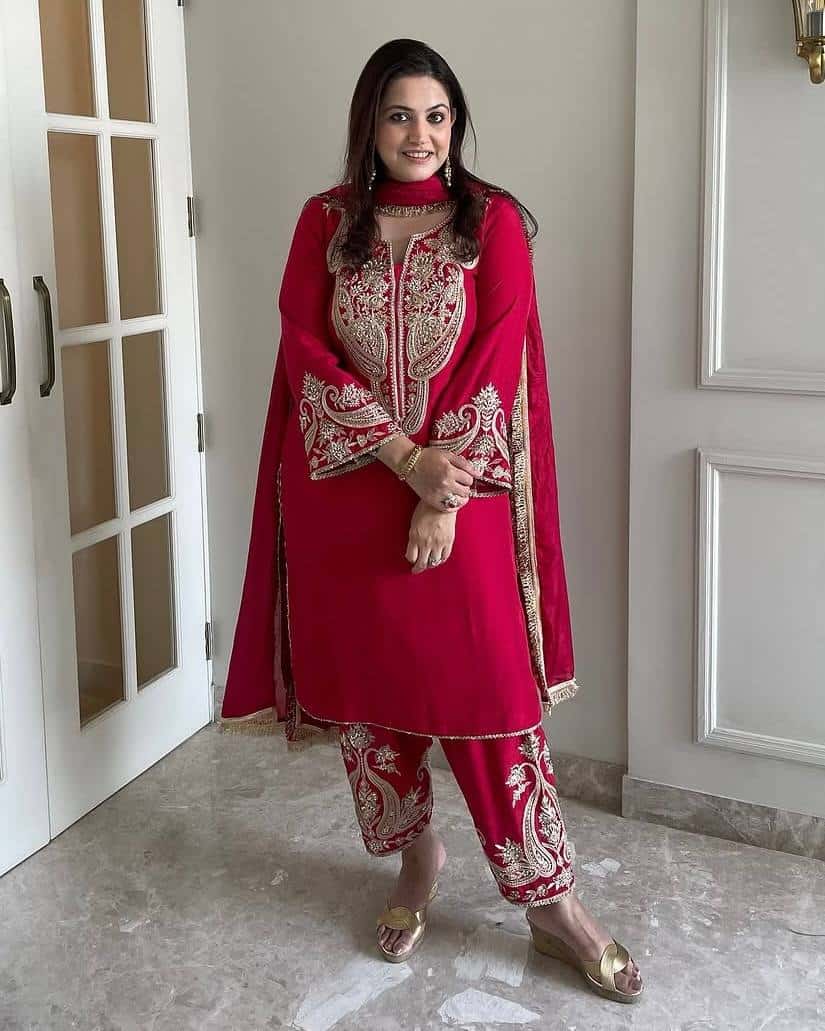 Elegant Pure Chinnon Silk Embroidered Set with Lace Border Dupatta